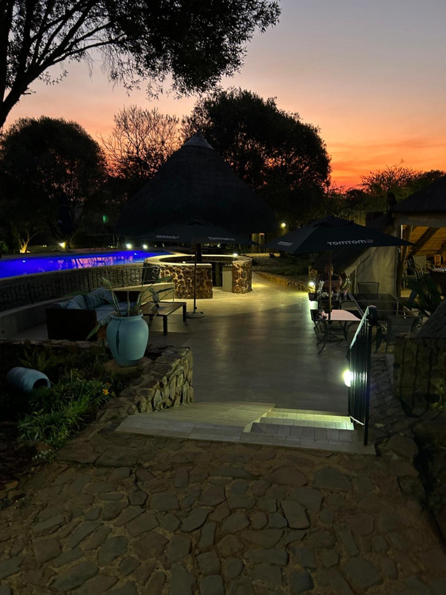 Tidimalo Lodge Рюстенбург Экстерьер фото